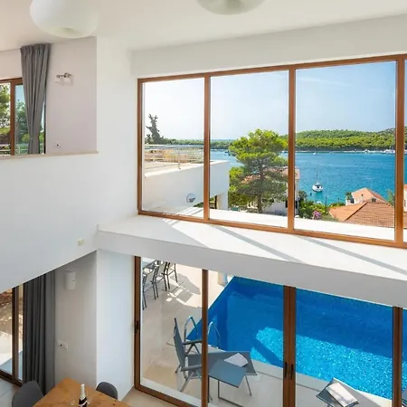 Luxury Natali With Pool