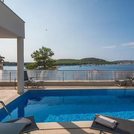 Luxury Natali With Pool Apartamento Rogoznica (Sibenik-Knin)