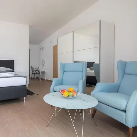 Luxury Natali With Pool Apartamento Rogoznica (Sibenik-Knin)