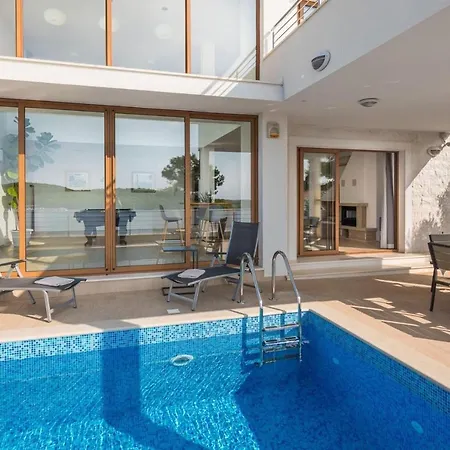 Luxury Natali With Pool Apartamento