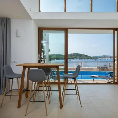 Luxury Natali With Pool Apartamento Rogoznica (Sibenik-Knin)